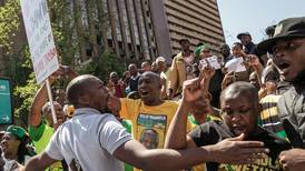 Revés electoral de partido de Nelson Mandela deriva en crisis política en Sudáfrica  