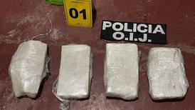 Policías entran a casa a atender caso de violencia doméstica y terminan encontrando cocaína