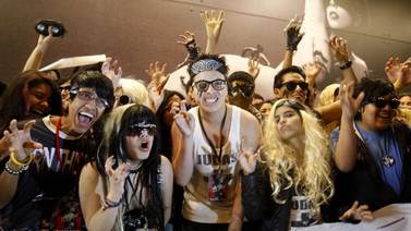  Fans de Lady Gaga desfilaron por las calles de Perú