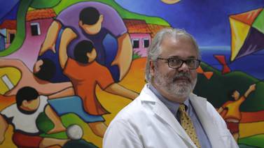Eduardo Da Cruz, el doctor de la dulce sonrisa que pone a Costa Rica en la meca de la Medicina mundial