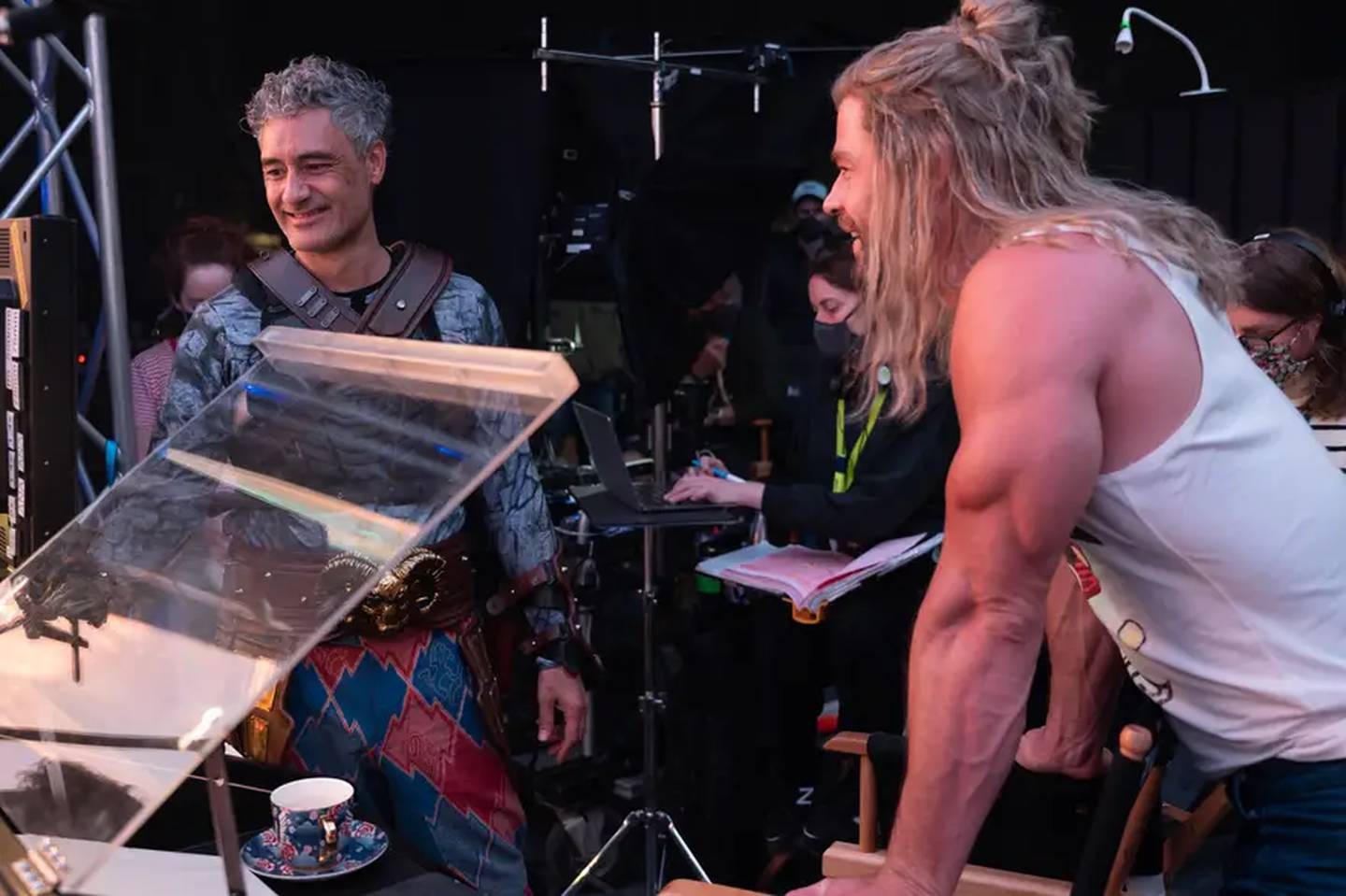 Taika Waititi y Chris Hemsworth. Director de las dos últimas entregas de Thor habla de como sería una quinta película. Hemsworth no descarta su participación en caso de que se concrete el largometraje.