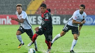 Alajuelense se llena de valentía ante la adversidad y avanza en la Liga Concacaf