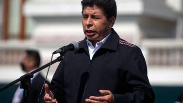 Partido que llevó al poder al presidente de Perú pasa a la oposición