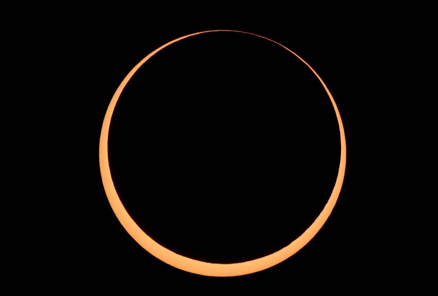 Así observaron el "anillo de fuego" provocado durante el eclipse anular de Sol sobre Albuquerque, Nuevo México.