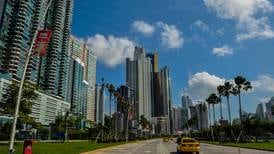 Fitch rebaja calificación de Panamá a BB+ por ‘gran déficit fiscal’