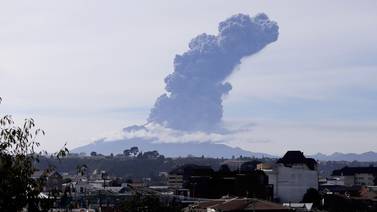 Nueva erupción en el volcán Calbuco de Chile 