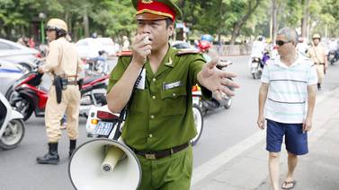  Vietnam acalla con policías las protestas contra China 