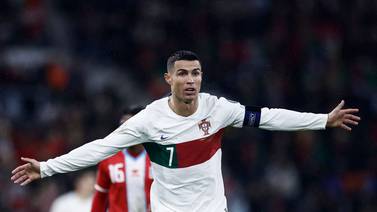 Cristiano Ronaldo marca doblete y Portugal suma 10 goles en dos juegos rumbo a Euro 2024
