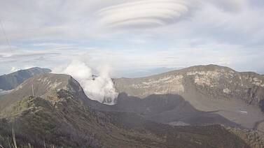 Nubes lenticulares se formaron sobre el volcán Turrialba