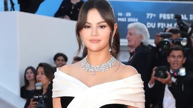 Selena Gómez sorprende con un vestido blanco y negro en el Festival de Cine de Cannes 2024