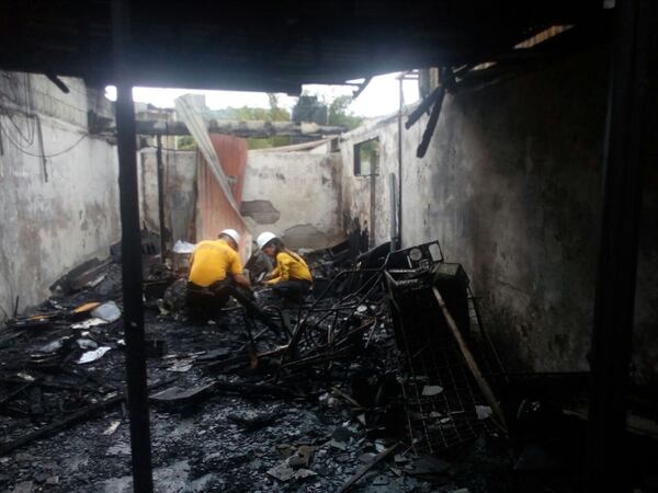 Personal de ingenierÃ­a de Bomberos encontrÃ³ antes del mediodÃ­a el punto donde comenzÃ³ el fuego. Foto: Hugo Solano