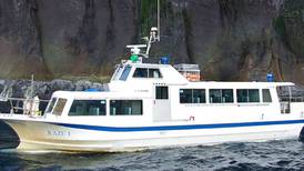 Desaparece barco turístico con 26 personas a bordo en Japón