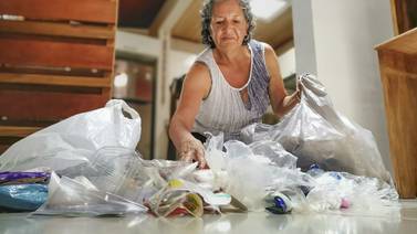 Comenzó a reciclar después de pensionarse y hoy es voluntaria ambiental de Ageco