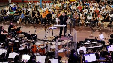  Sinfonía de rock, ópera y  acordes para bailar emocionaron corazones    en   Alajuela