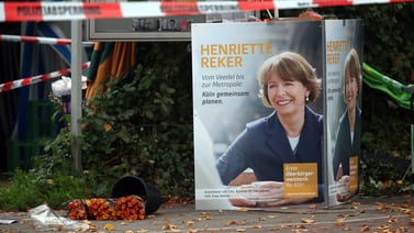 Candidata alemana a alcaldía de Colonia apuñalada por móviles "racistas" 