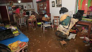 Aguaceros provocan 68 incidentes por inundaciones en viviendas en varias zonas del país