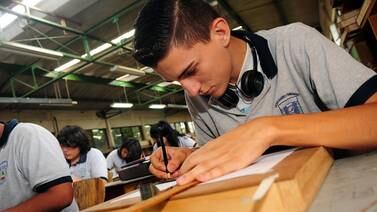   Cambio a Artes Industriales enfrenta recelo de docentes