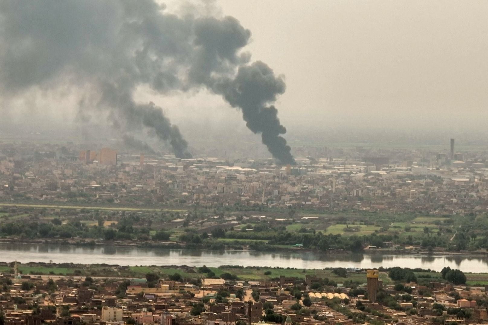 Continúan los combates en Sudán y se desconocen detalles sobre negociación de tregua