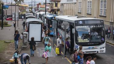 MOPT continúa sin plan  para ordenar autobuses