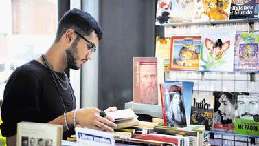 Colectivo literario y Ministerio de Cultura chocan por venta de libros en FIA 2017
