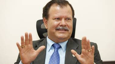 Exdiputado Abelino Esquivel declara ante Fiscalía de Fraudes por cobros a sus asesores 