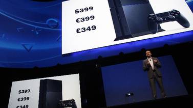 PlayStation 4 de Sony fue lanzado en la feria E3 para competir con Xbox