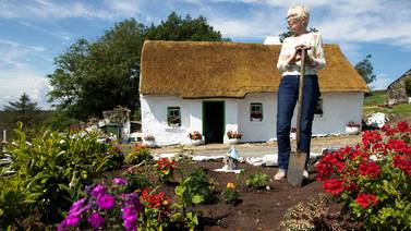 Una jubilada vive feliz en Irlanda del Norte sin electricidad ni servicio de agua