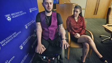 Exsoldado de EE.UU. recibe doble trasplante de brazos