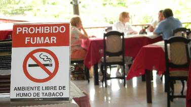 Ley faculta a patronos para prohibir del todo fumar en las empresas