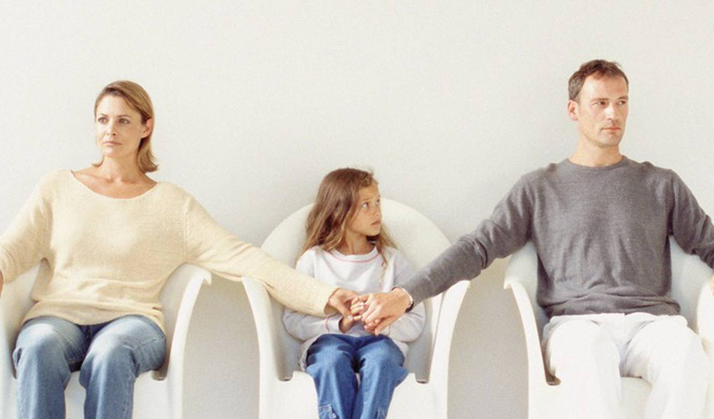 Оставить детей после развода. Семейные конфликты. Конфликт в семье. Развод семьи. Разводы семей.
