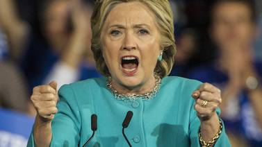 Hillary Clinton vuelve a librarse de acusaciones por correos electrónicos
