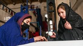 Afganistán: Talibanes prohíben a las mujeres acceder a la educación universitaria 