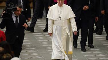 Papa Francisco mantiene puertas cerradas a sacerdotes casados en la Iglesia