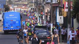 Policía de Tránsito inicia cierre de vías debido a gran cantidad de romeros hacia Cartago