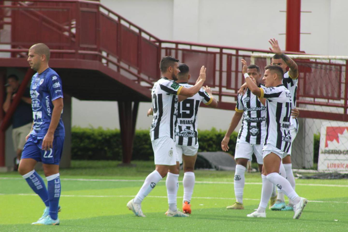 Sporting FC sigue mejorando para buscar su objetivo de clasificar a las semifinales.