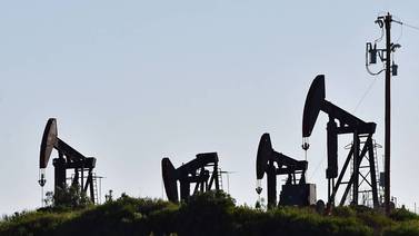 El petróleo sube por tercera jornada consecutiva tras caída de reservas en Estados Unidos