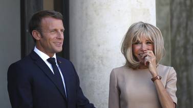 Bolsonaro elimina comentario en Facebook sobre la esposa del presidente de Francia 