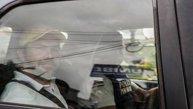 Tribunal: Juan Carlos Bolaños sale de clínica hacia su casa en Atenas para cumplir arresto domiciliario