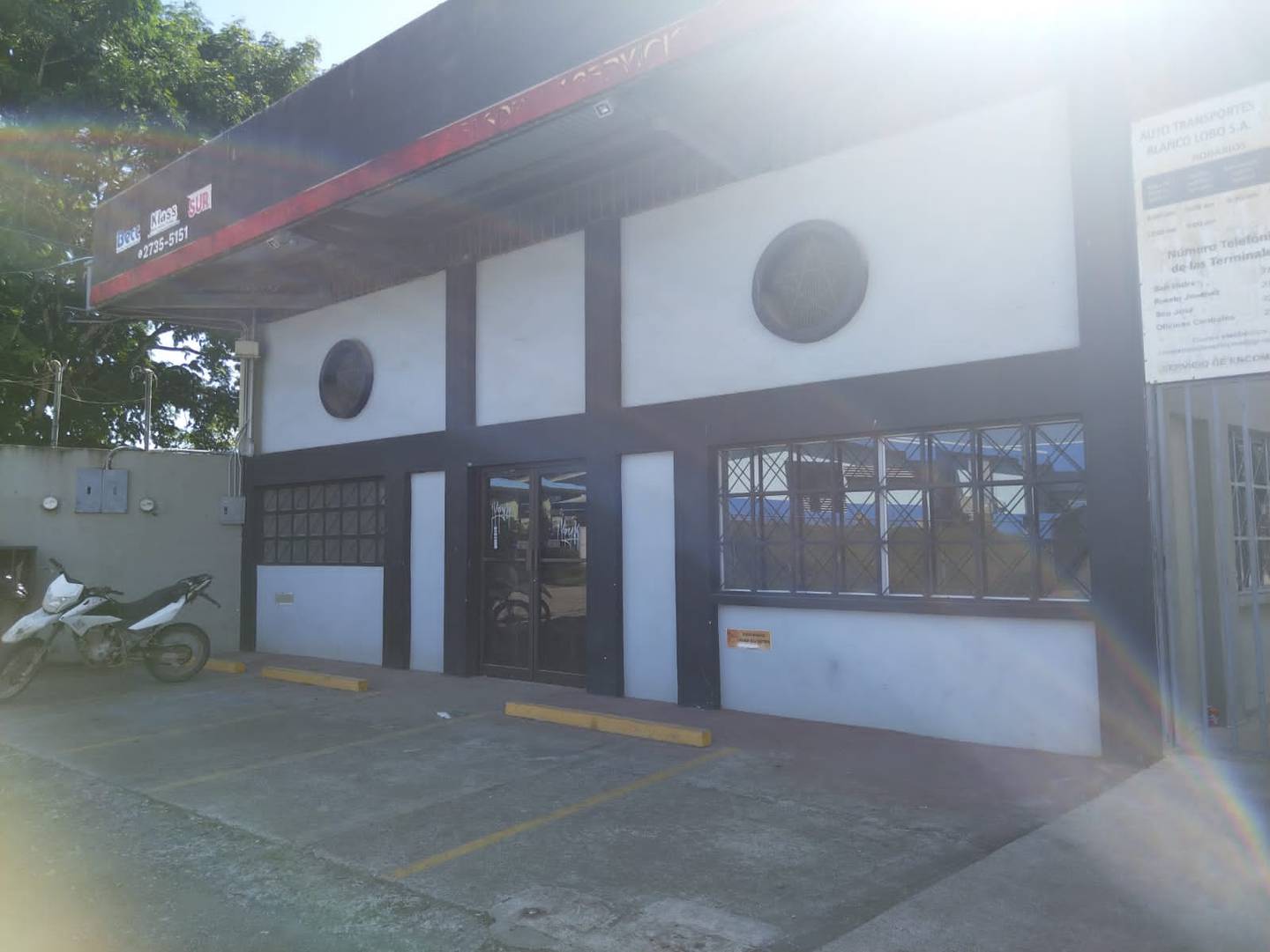 Enrique Segnini, alcalde electo en  Puerto Jiménez, explicó que un empresario de la zona prestará este edificio para que la municipalidad funcione sus primeros seis meses