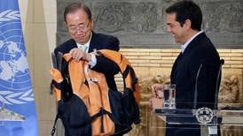 Ban Ki-moon pide en Grecia que cese la detención de migrantes