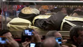 Cuerpo del Padre Pío llegó al Vaticano