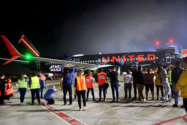 Fotos Avion De Star Wars Aterrizo En Suelo Tico El Viernes Por La Noche La Nacion