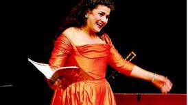 La 'mezzosoprano' Cecilia Bartoli se convirtió en la primera mujer en cantar en la Capilla Sixtina