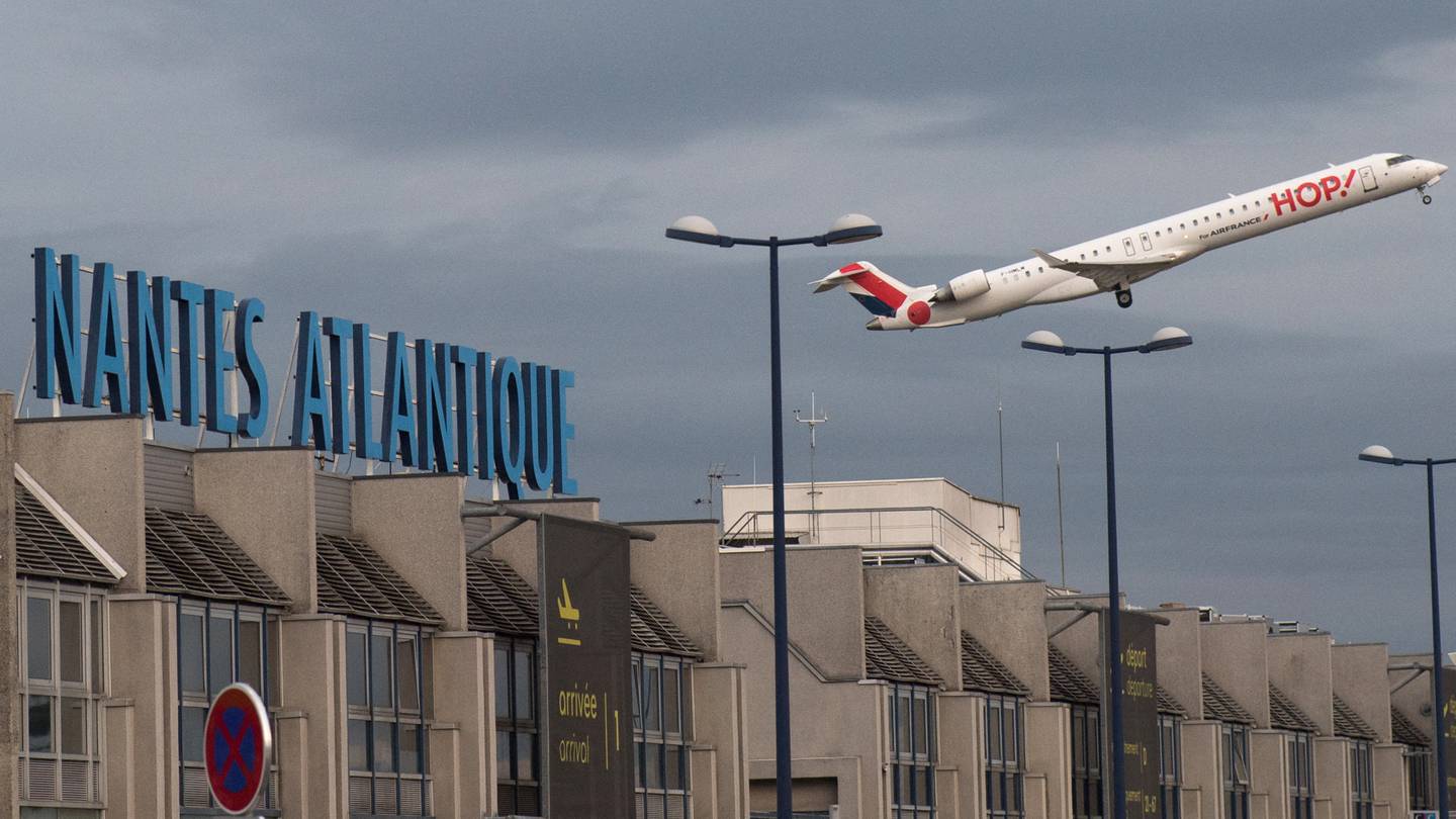 Las evacuaciones tras amenazas de atentados afectaron a los aeropuertos de Brest, Carcasona, Rennes, Tarbes, Burdeos, Beziers, Montpellier y Nantes.