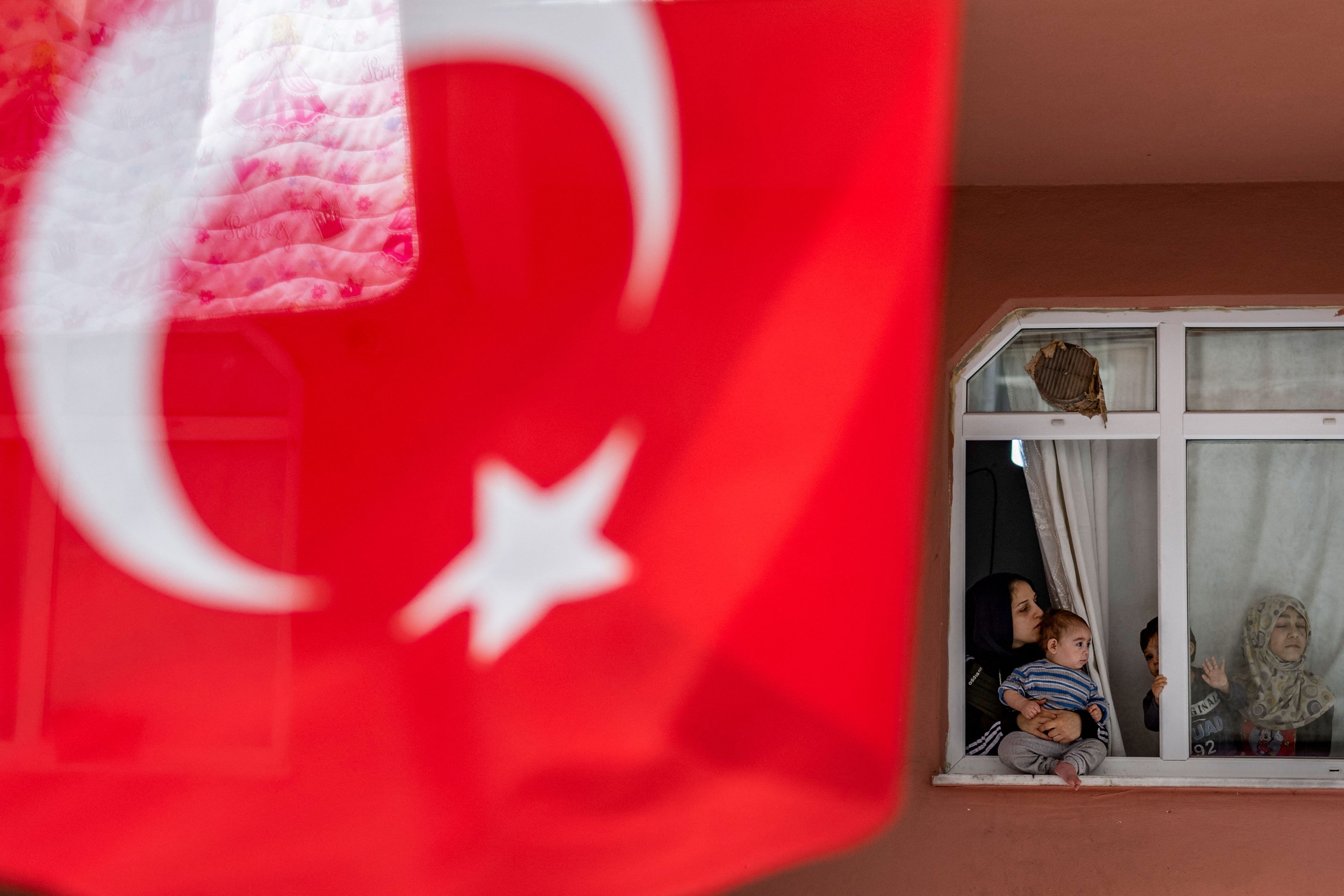 El voto de las amas de casa y los jóvenes de Turquía son parte de las fortalezas que tiene Erdogan de cara a la segunda vuelta de las elecciones presidenciales este domingo. 