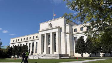 Reserva Federal prevé aumentos de tasas ‘más pronto’ en 2022