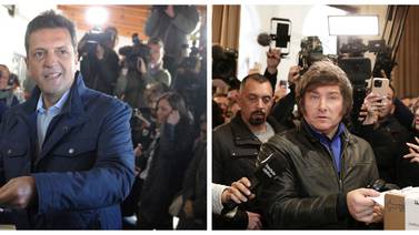 Candidatos presidenciales argentinos, Sergio Massa y Javier Milei, acuden a las urnas electorales