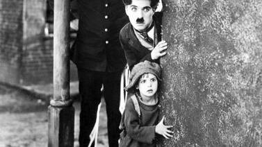 Errol Flynn  y Chaplin se lucirán por el 13