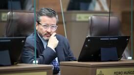 Pedro Muñoz bloquea con 50 mociones plan para destituir diputados por faltas éticas