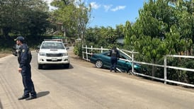 Hombre muere baleado dentro de su vehículo en San Ramón